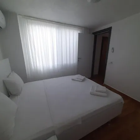 Koeknar Aparthotel *